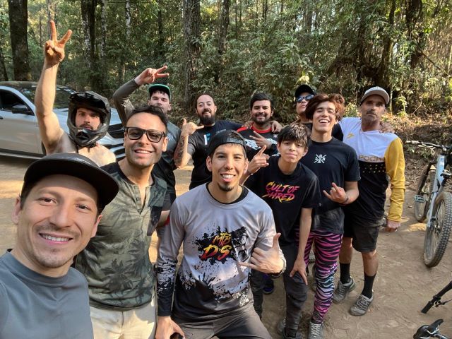 Mexico city mountain biking group pic 1