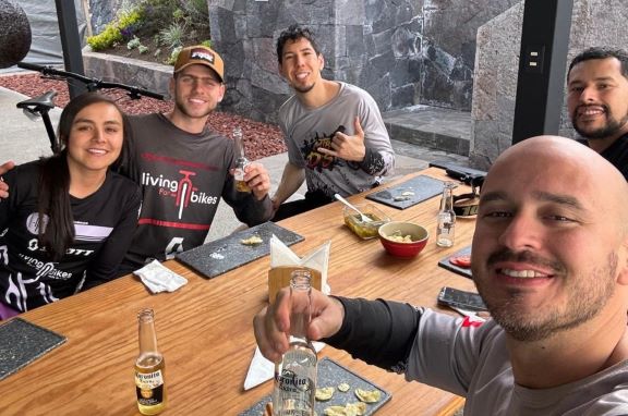 Mexico city mountain biking group pic 3
